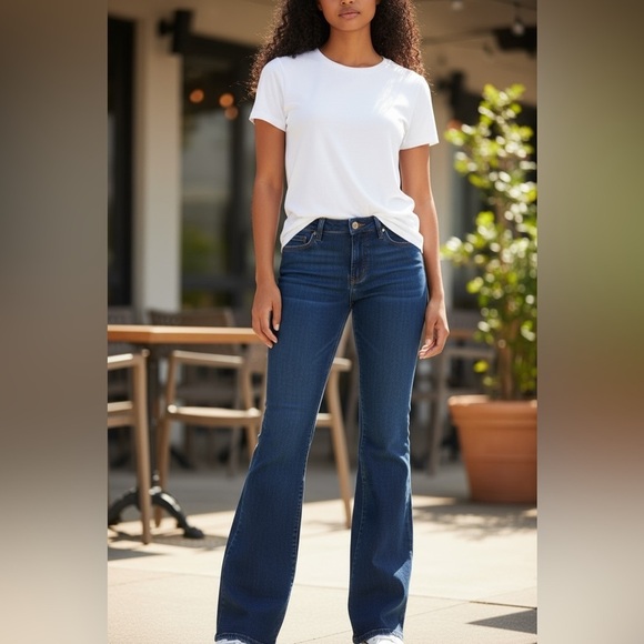 Banana Republic Denim - *30off3* NWOT. Banana Republic. Boot cut dark blue jeans. Size 6.
